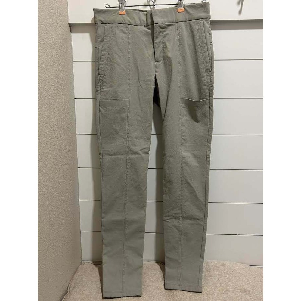Athleta Wander Stash Skinny Pant Sage Green Khaki Stretch Hiking Travel Size 4